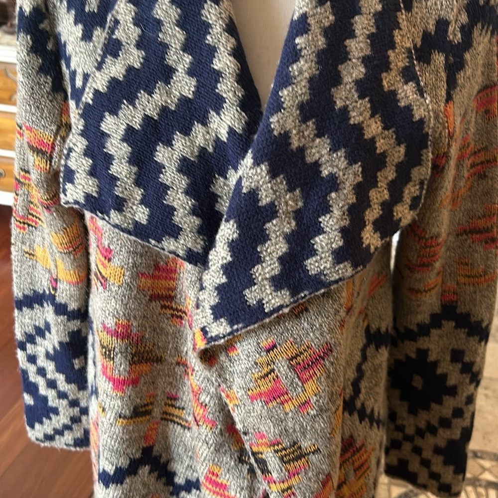 Geometric Patterned Open Front Sweater - Picture 8 of 11